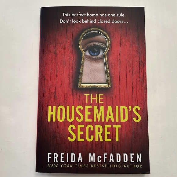 3 Set of Housemaid series books by Freida McFadden - Picture 3 of 9